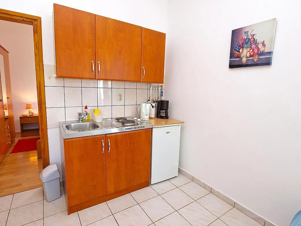 Apartments Yellow 114 Fazana Croatia