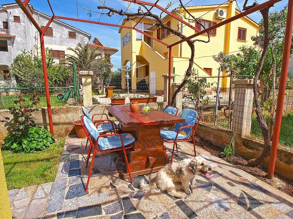 Apartments Yellow 114 Fazana